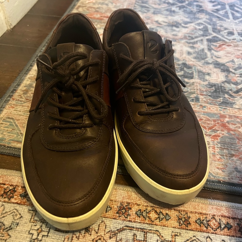 Ecco Leather Sneaker